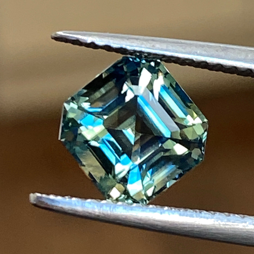 2.97 carat GREEN Emerald Safyras (1)