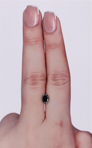 0.69 carat Fancy Black-VVS2 Natūralus Oval Deimantas (1)