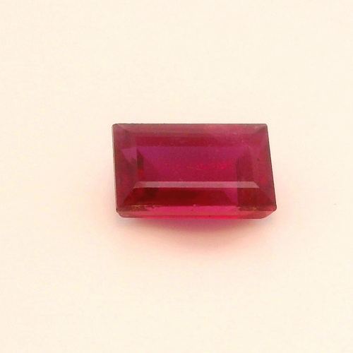 0.65 carat RED Baguette Rubinas (1)