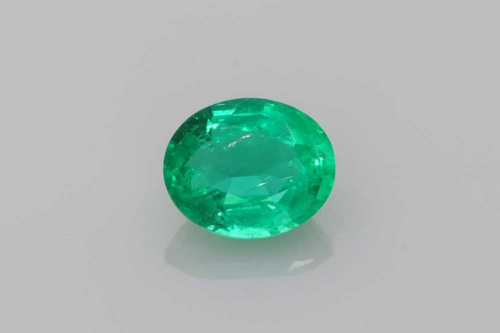 0.64 carat GREEN Oval Smaragdas (1)