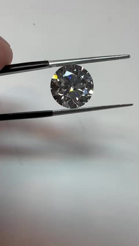 5.71 carat G-SI2 Excellent cut Natūralus Round Deimantas (1)