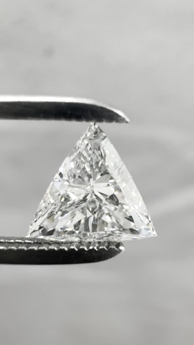 0.56 carat E-SI2 Natūralus Triangular Deimantas (1)