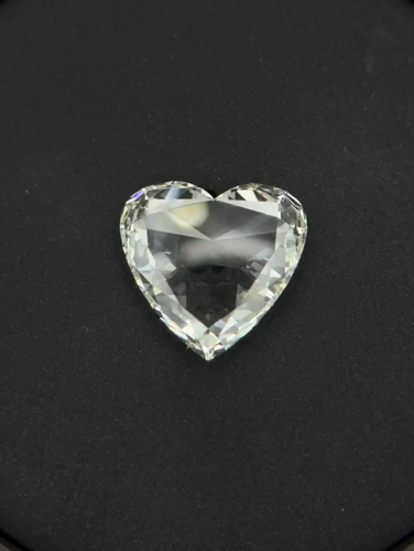 3.09 carat H-SI1 Natūralus Heart Deimantas (1)
