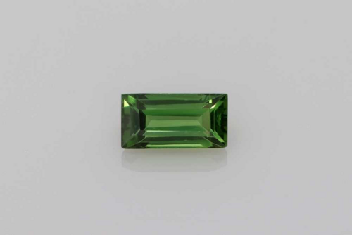 0.54 carat GREEN Baguette Safyras (1)