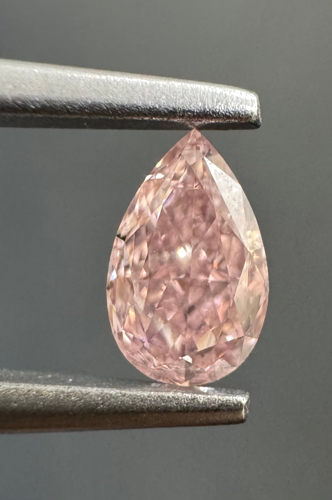 0.31 carat Faint Pink-SI2 Natūralus Pear Deimantas (1)