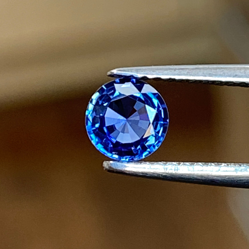 0.65 carat BLUE Round Safyras (1)