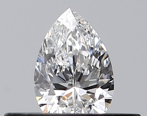 0.24 carat E-VS1 Natūralus Pear Deimantas (1)