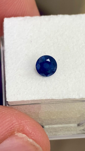 0.64 carat BLUE Round Safyras (1)