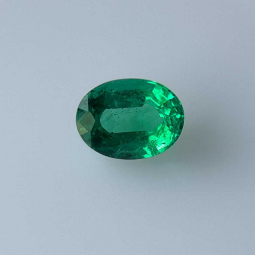 1.32 carat GREEN Oval Smaragdas (1)