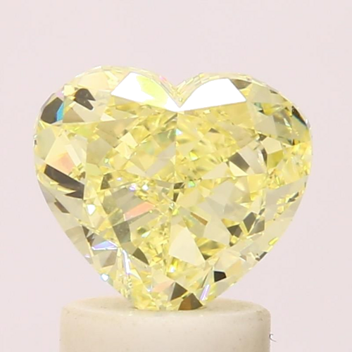 1.91 carat Fancy Yellow-SI1 Natūralus Heart Deimantas (1)