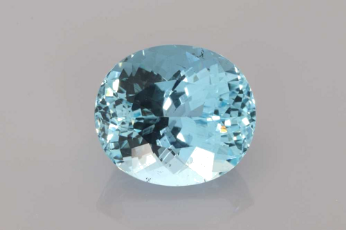 7.01 carat BLUE Oval Aquamarine (1)