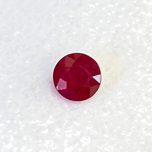 0.52 carat RED Round Rubinas (1)