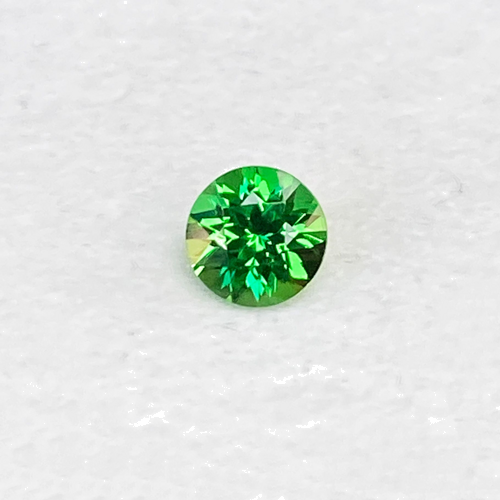 0.58 carat GREEN Round Garnet (1)