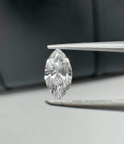 0.51 carat E-VVS2 Natūralus Marquise Deimantas (1)
