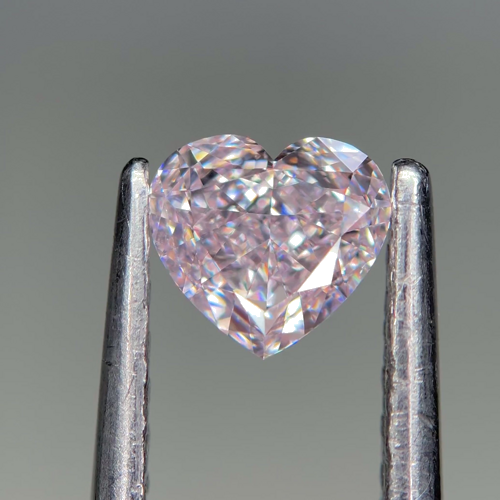 0.56 carat Light Pink-VVS1 Natūralus Heart Deimantas (1)