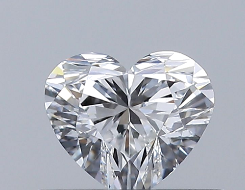 0.38 carat E-VS2 Natūralus Heart Deimantas (1)