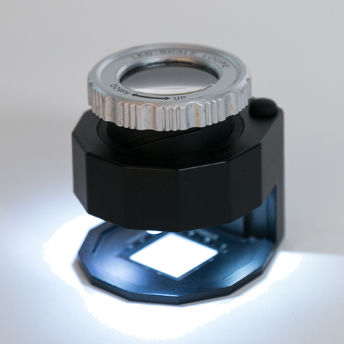 Magnifying Glass with Lighting and 30× Perforation (11)