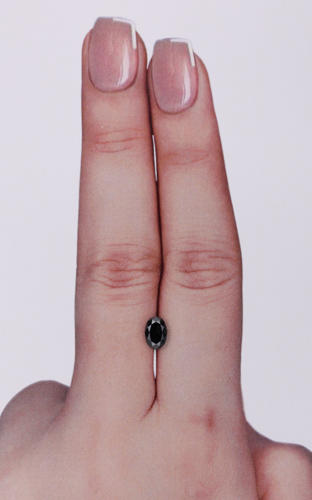 0.56 carat Fancy Black-VVS2 Natūralus Oval Deimantas (1)