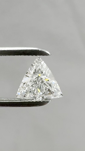 0.61 carat G-SI2 Natūralus Triangular Deimantas (1)