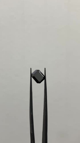 3.68 carat Fancy Black-VVS2 Natūralus Emerald Deimantas (1)