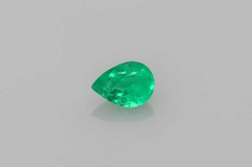 0.156 carat GREEN Pear Smaragdas (1)