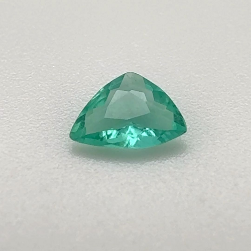 0.235 carat GREEN Trilliant Smaragdas (1)