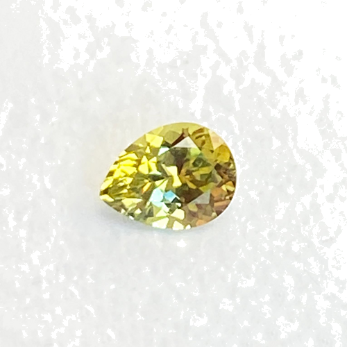0.64 carat YELLOW Pear Safyras (1)