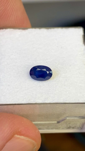 0.66 carat BLUE Oval Safyras (1)