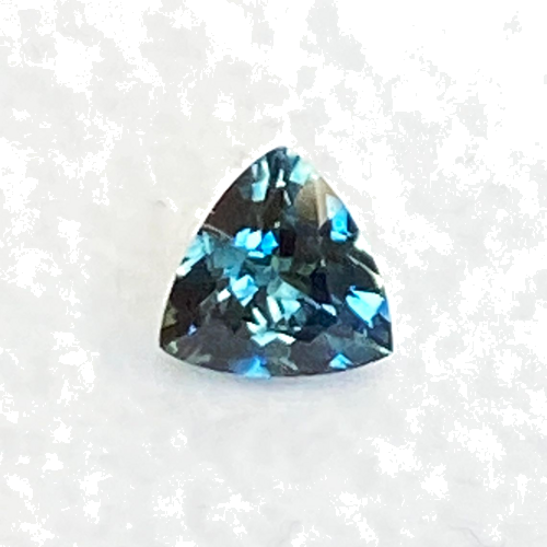 0.41 carat GREEN Trilliant Safyras (1)