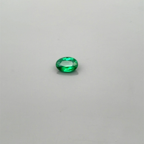 0.62 carat GREEN Oval Smaragdas (1)