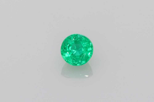 0.22 carat GREEN Round Smaragdas (1)