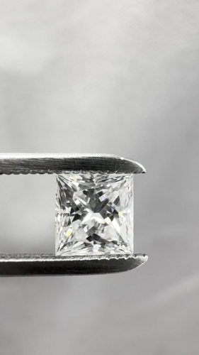 0.59 carat G-VVS1 Natūralus Princess Deimantas (1)