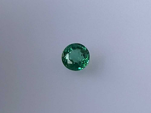 0.5 carat GREEN Round Smaragdas (1)