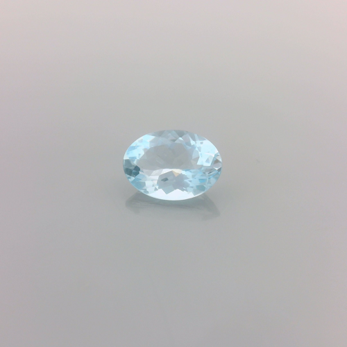0.69 carat BLUE Oval Aquamarine (1)