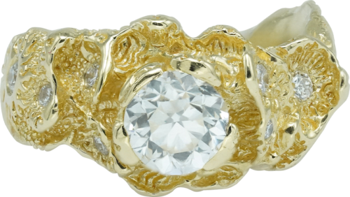 Gold ring with diamonds (1)