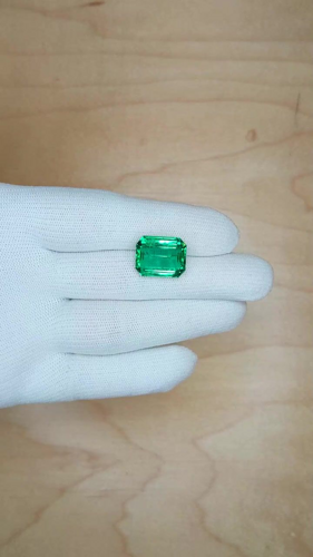 11.68 carat GREEN Emerald Smaragdas (1)