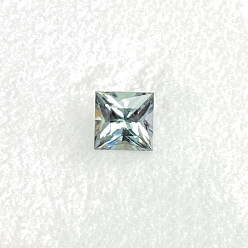 0.59 carat GREEN Princess Safyras (1)