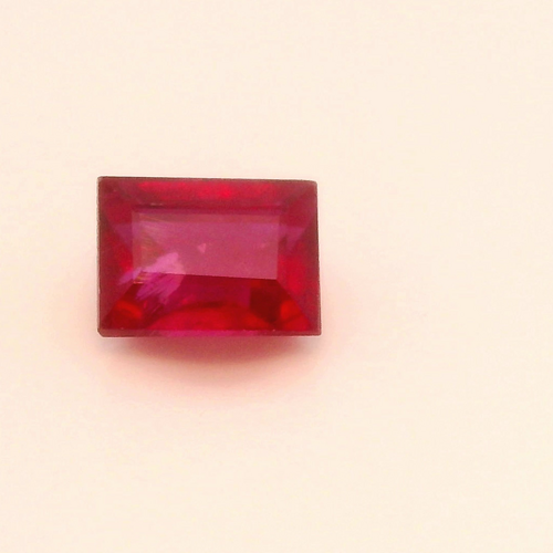 0.67 carat RED Baguette Rubinas (1)