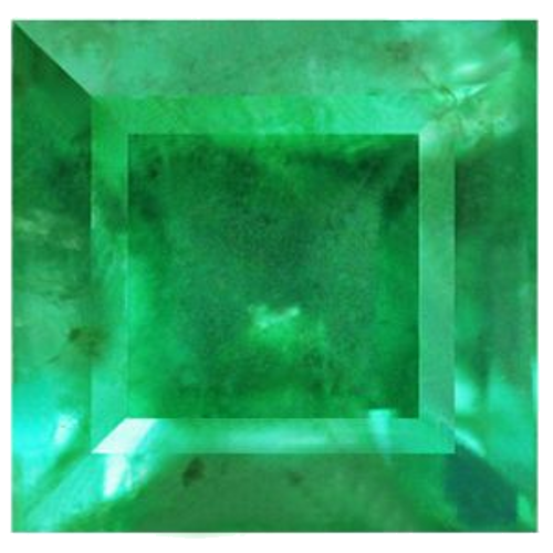 0.69 carat GREEN Square Smaragdas (1)