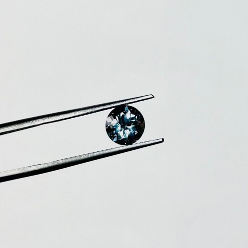 1.25 carat BLUE Round Aquamarine (1)
