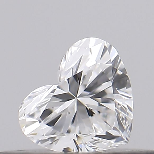 0.18 carat E-VVS2 Natūralus Heart Deimantas (1)