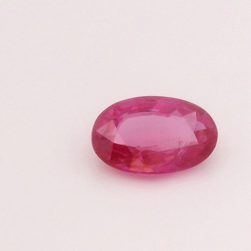 0.6 carat RED Oval Rubinas (1)