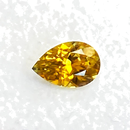 0.46 carat YELLOW Pear Safyras (1)