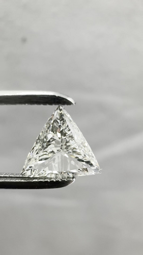 0.56 carat J-SI1 Natūralus Triangular Deimantas (1)