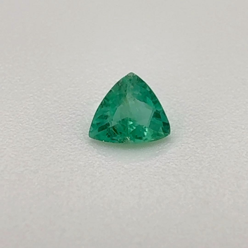0.135 carat GREEN Trilliant Smaragdas (1)