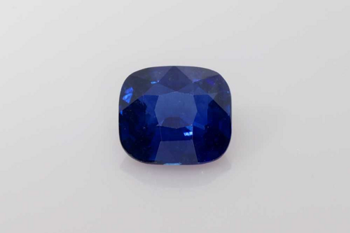 4.2 carat BLUE Cushion Safyras (1)