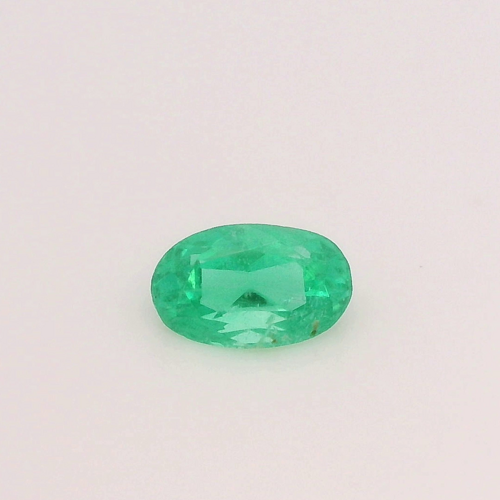 0.25 carat GREEN Oval Smaragdas (1)