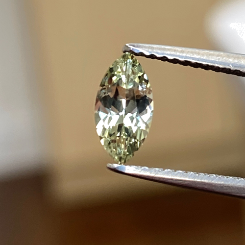 0.67 carat YELLOW Marquise Safyras (1)