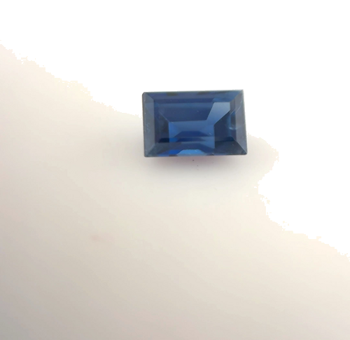 0.68 carat BLUE Baguette Safyras (1)