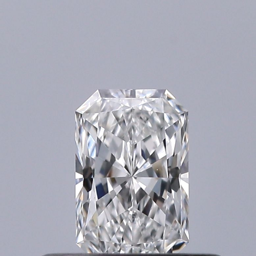 0.32 carat E-IF Natūralus Radiant Deimantas (1)
